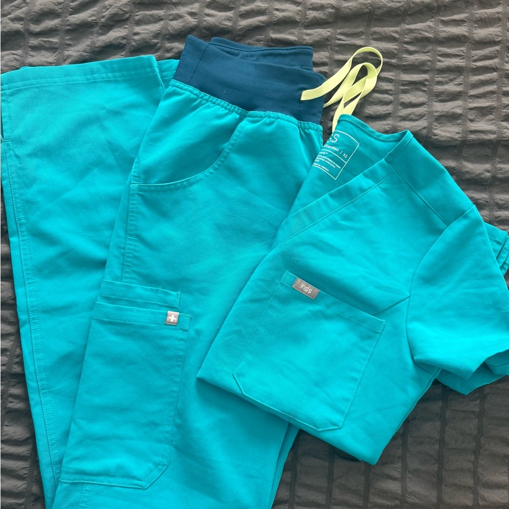 FIGS TEAL SET XS CATERINA/ XXS TALL KADE